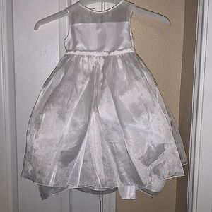 US Angels dress 4t ivory color  dress with removable mesh apron.